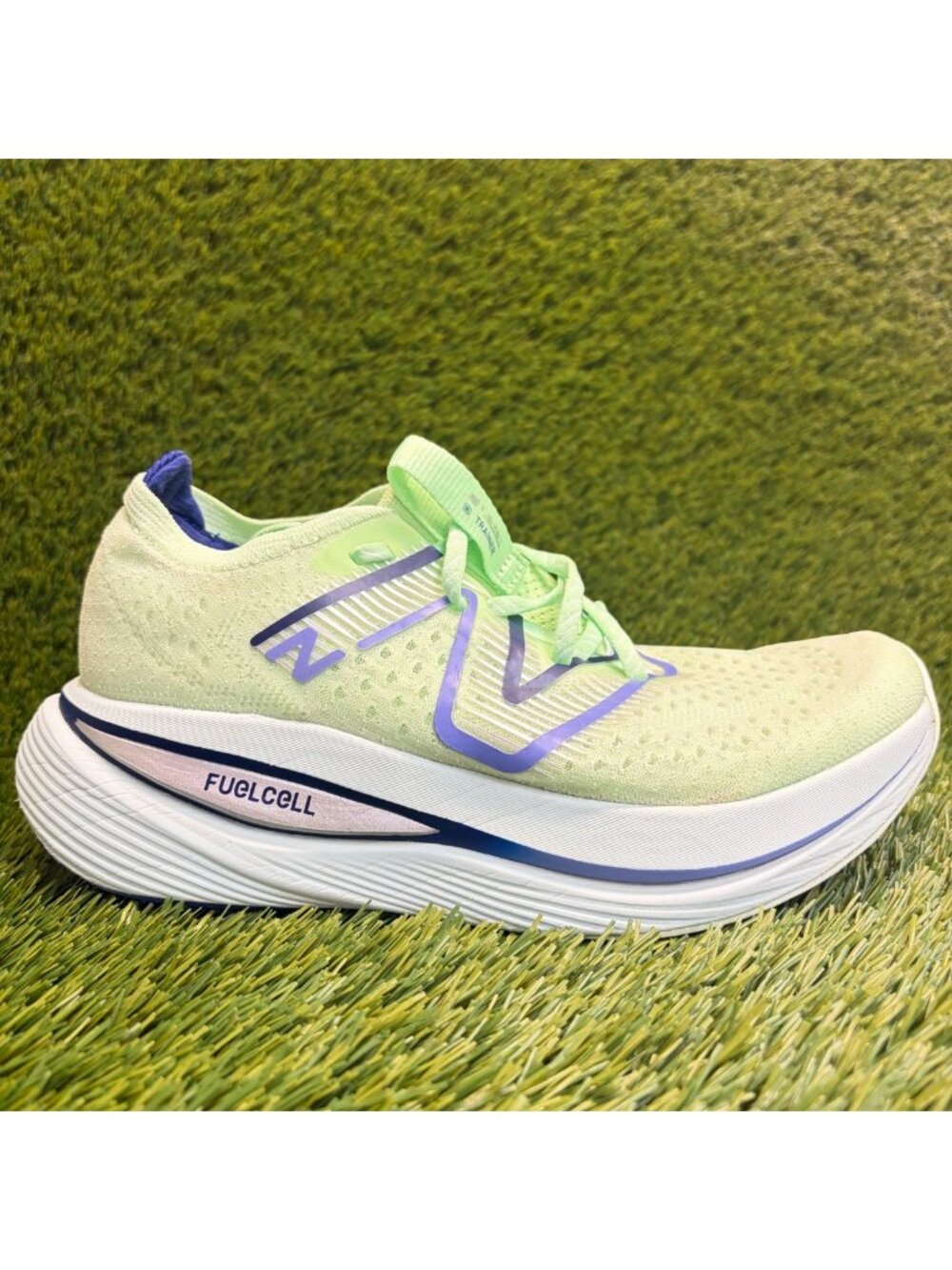 New Balance FuelCell SuperComp Trainer Womens Size 9 Green Running Shoes Sneaker